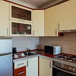 Nono アパート マカルスカ